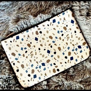 Thirty-One versatile Rubie Min pouch in Terrazzo Pebble